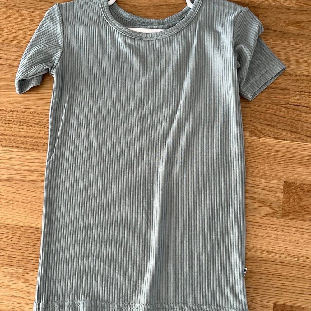 NWOT Little Sleepies Play Short slv Tee: Stormy Rib Size 5/6